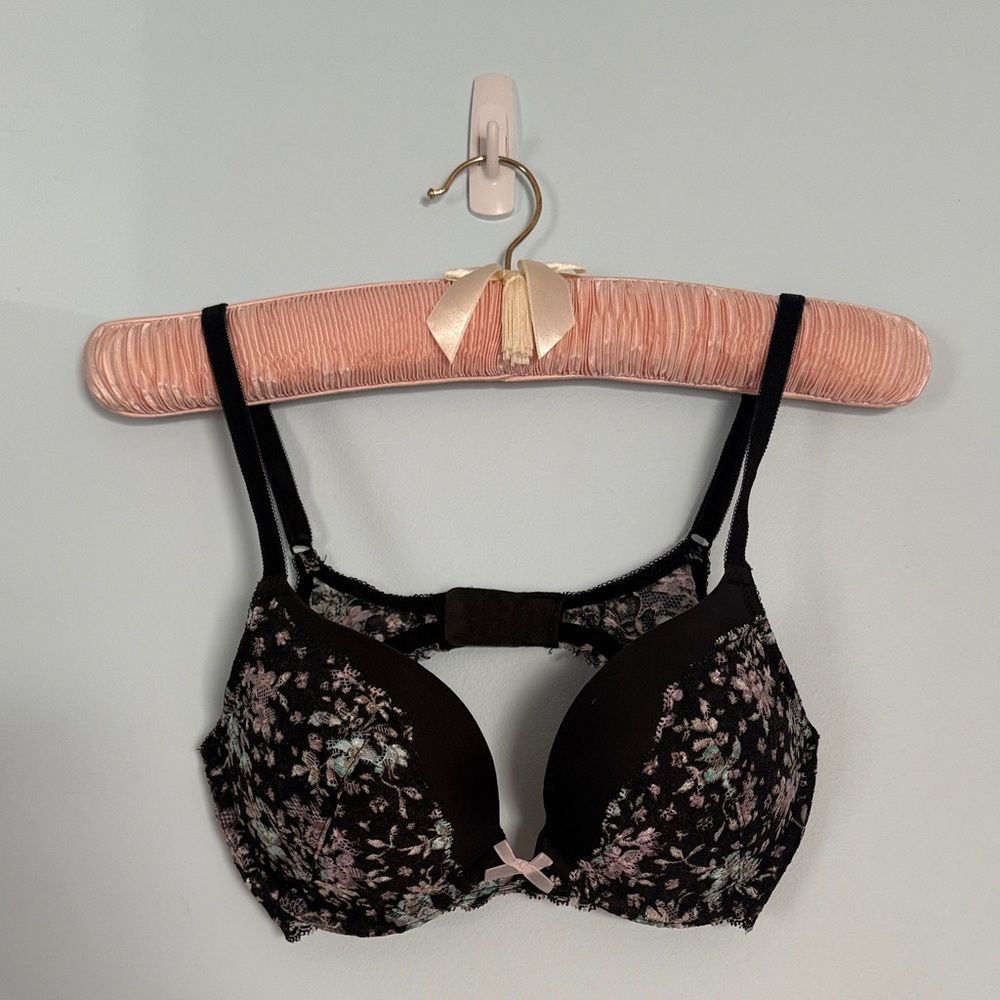 Victoria's Secret Dream Angels Push-up Bra in Black  with Floral Lace